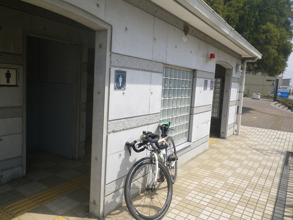小前田駅公衆トイレ
